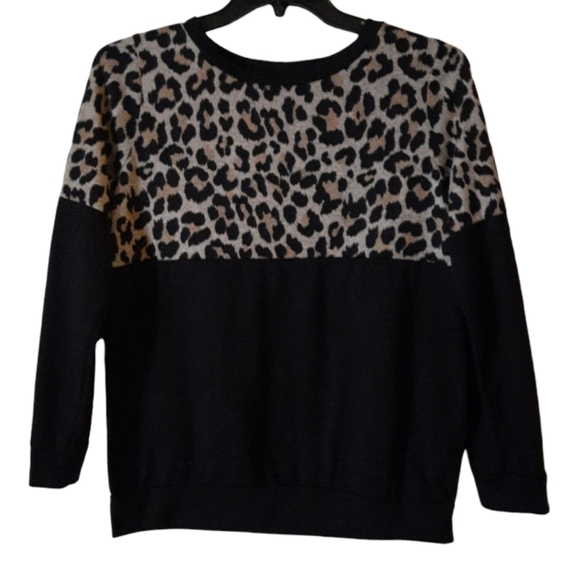 Wanna B Animal Print Sweater Size Medium - Picture 1 of 5